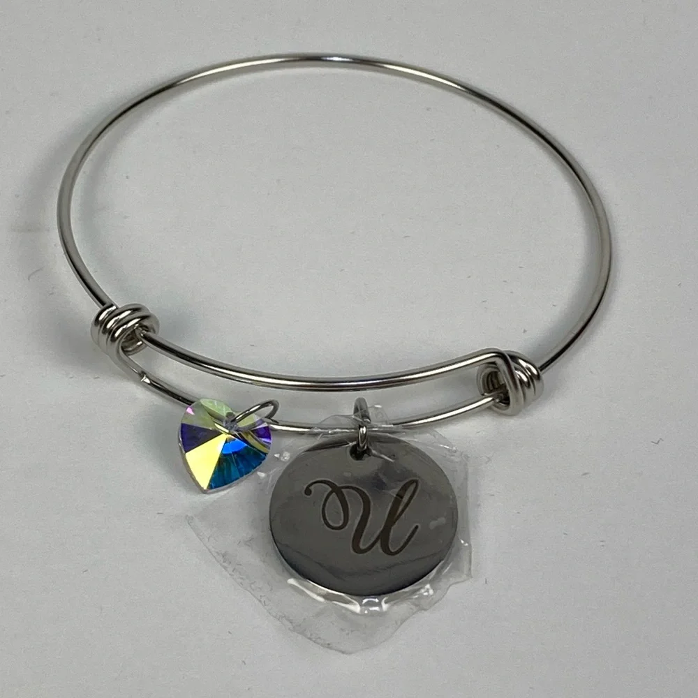 🆕 “U” Initial Adjustable Bracelet with Heart NWT 💜